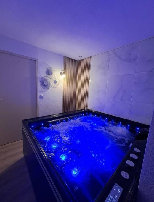 Maison Avec Spa En Front De Mer 르발카레스 외부 사진